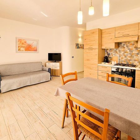 Апартаменти Residenza Quarto 02 - La Maddalena Ла-Маддалена Екстер'єр фото