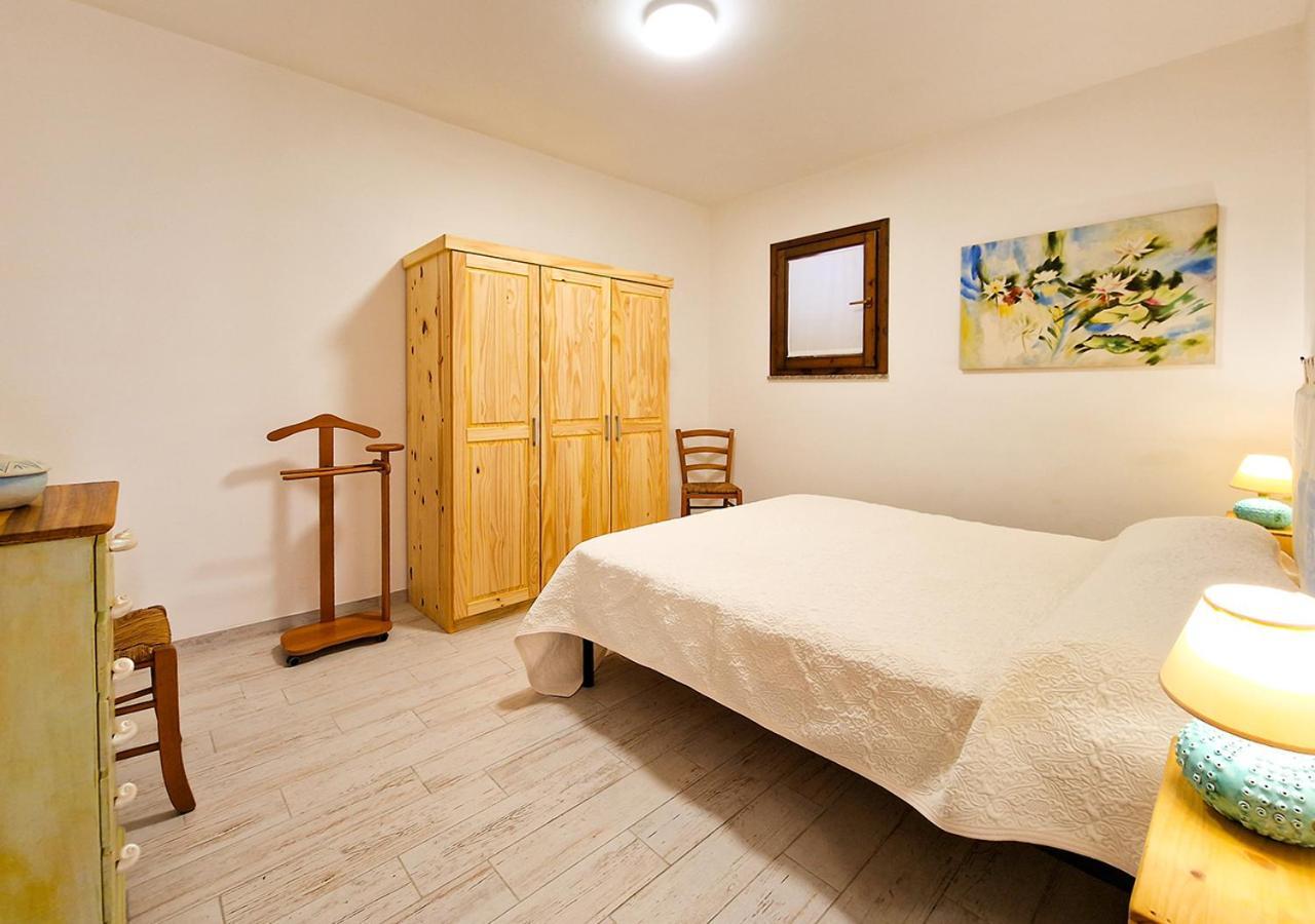 Апартаменти Residenza Quarto 02 - La Maddalena Ла-Маддалена Екстер'єр фото