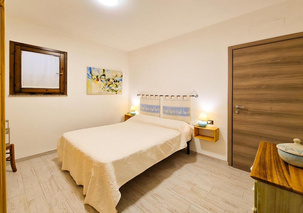 Апартаменти Residenza Quarto 02 - La Maddalena Ла-Маддалена Екстер'єр фото