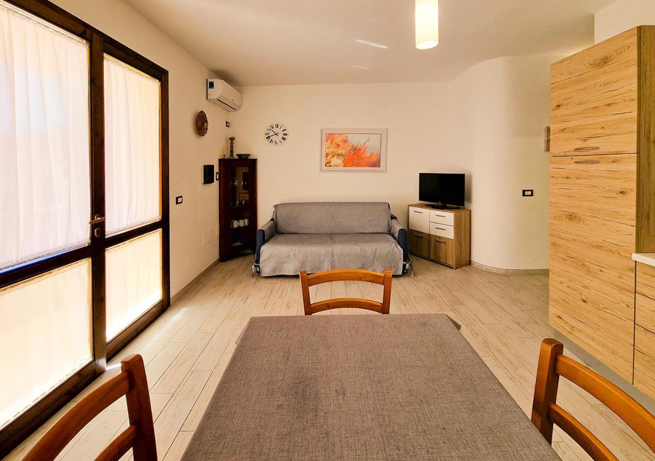 Апартаменти Residenza Quarto 02 - La Maddalena Ла-Маддалена Екстер'єр фото