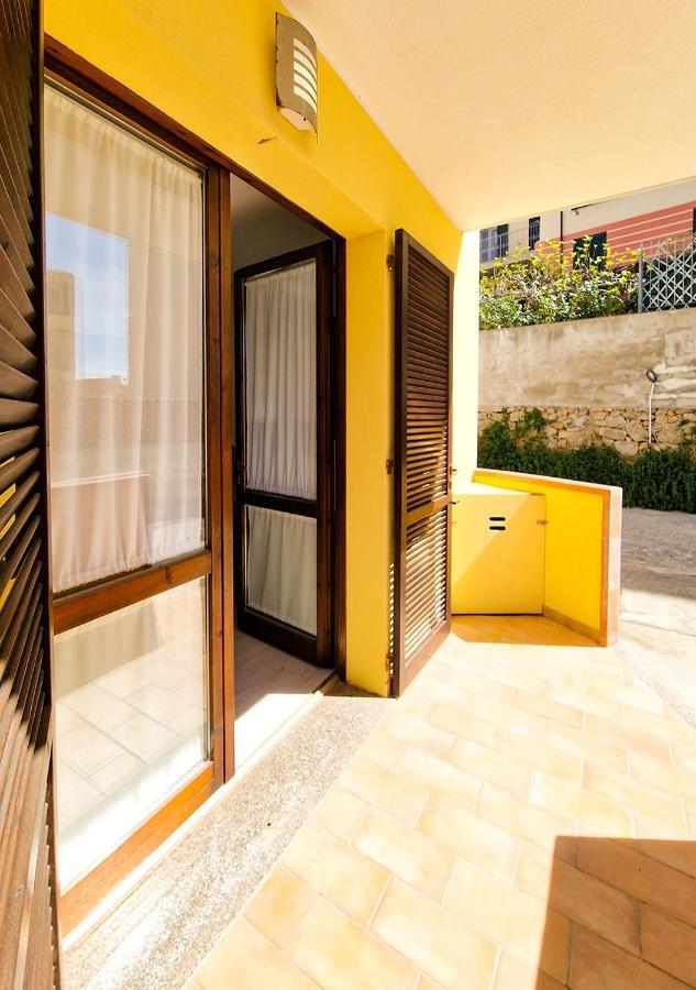 Апартаменти Residenza Quarto 02 - La Maddalena Ла-Маддалена Екстер'єр фото
